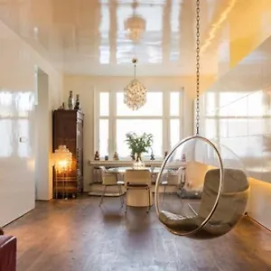 Beautiful With Asian Style Bedroom Near Rai & Center Couette-café Amsterdam